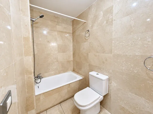Vistas al mar, balcón y suite principal en León y Castillo — 24