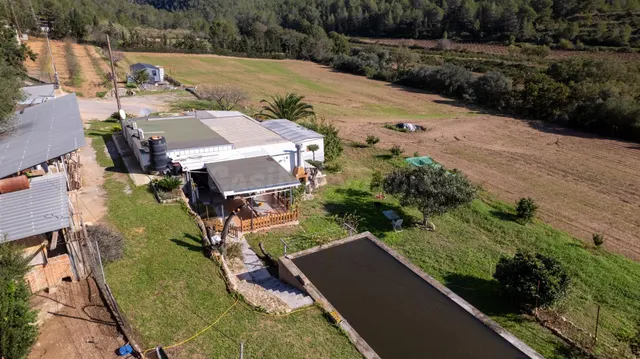 Finca Rústica de 20.000m2 con vivienda en venta.