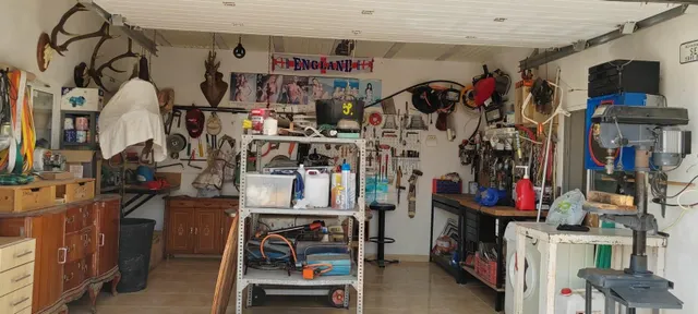 SE VENDE CHALET EN MUY BUENA ZONA PEGADO AL PUEBO Y A 20 MINUTOS DE ALICANTE — 38