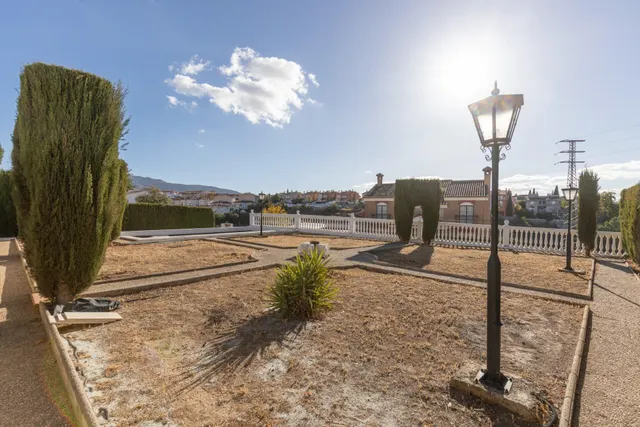 ¡MAGNIFICO CHALET INDEPENDIENTE CON CALIDADES ESPECTACULARES Y PISCINA PRIVADA EN GOJAR! — 48