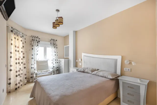 Amplia vivienda de 4 dormitorios en zona céntrica – Calle San Pascual (junto a Calle Orihuela) — 13