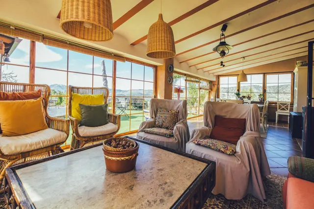 Casa de 5 habitaciones con terreno en Torremanzanas - foto 4