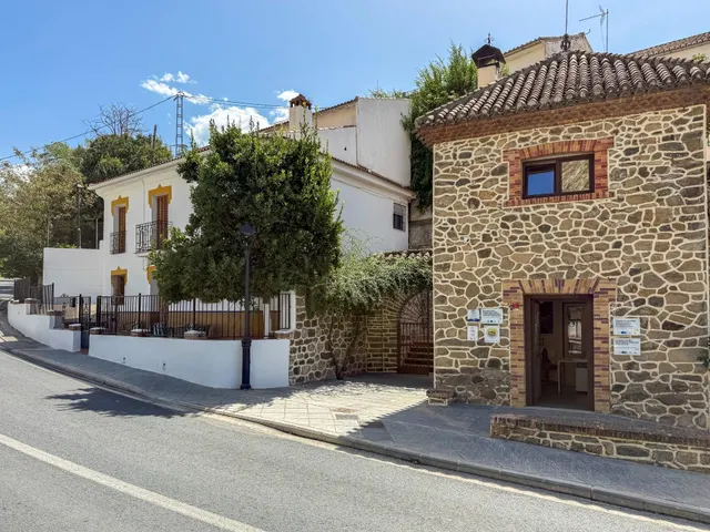 Casa independiente en la entrada de Pinos Genil. (A 10 minutos de Granada) — 45