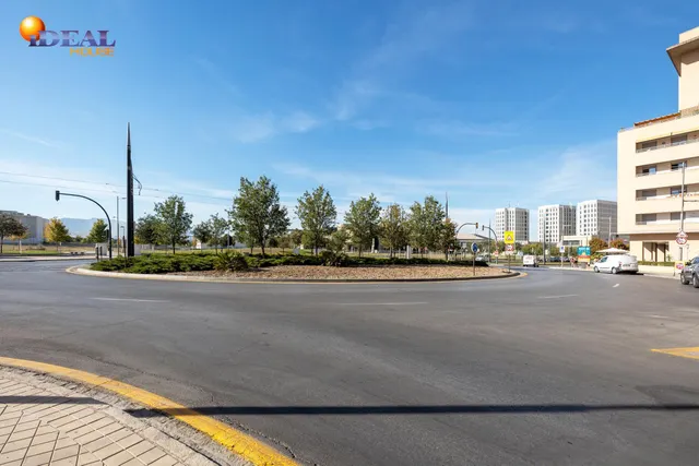 Local comercial en el Campus de la Salud — 22