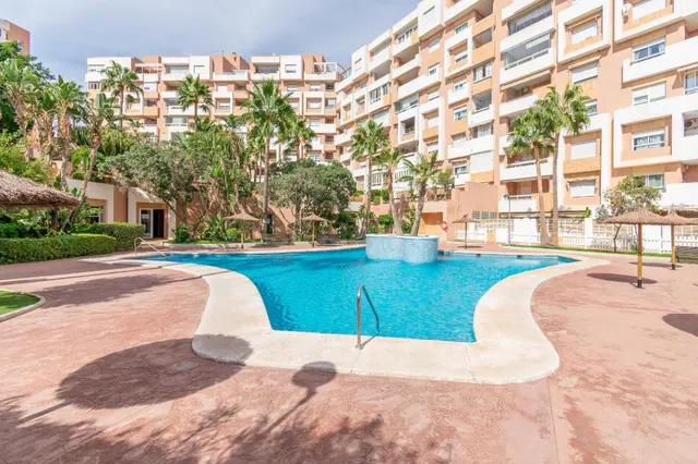 PISO CON GARAJE Y TRASTERO EN AVDA. MEDITERRÁNEO