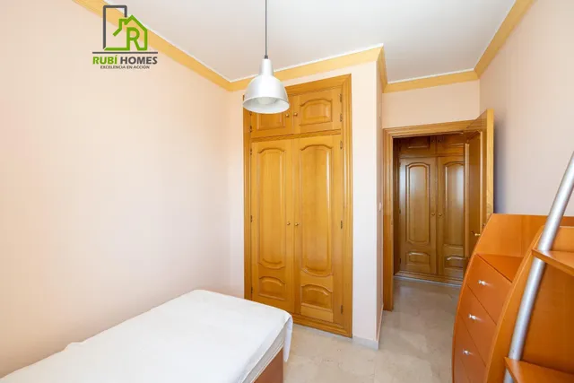 En venta casa unifamiliar en recinto cerrado en Granada capital — 21
