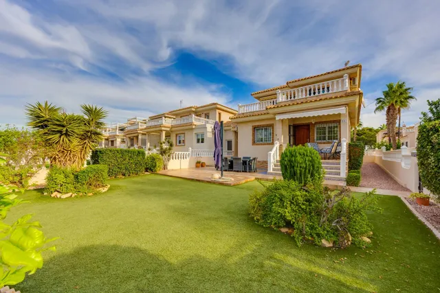 Exclusiva Villa con Jardin de ensueño en Los Dolses, a pasos de La Zenia Boulevard — 8