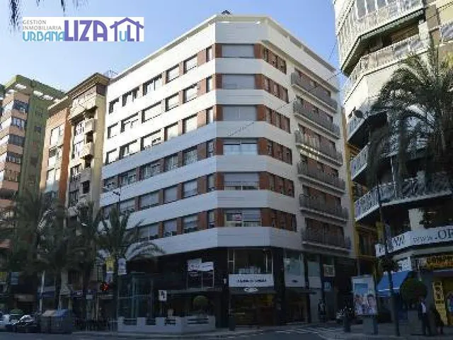 OCASION DE BANCO EN PLENO CENTRO — 8