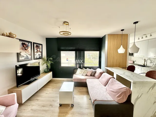 Figueres | Elegante ático de diseño con parking y todas las  - foto 5