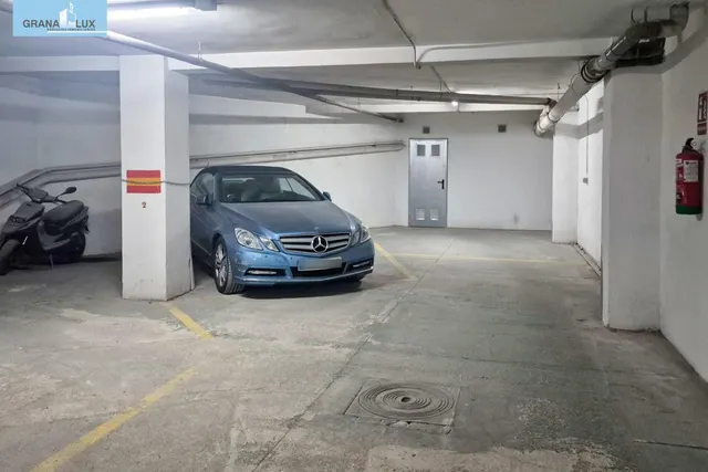Piso y cochera en venta junto Acera de Darro. — 37