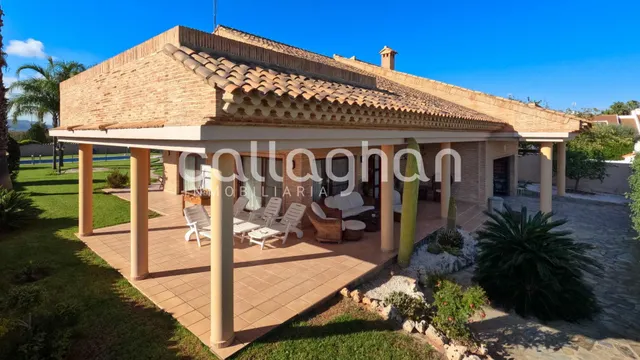 Villa en venta en Playa Almardà — 7