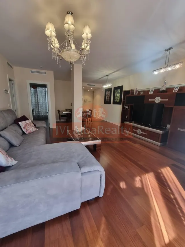 Se vende magnifica vivienda en pleno centro de la ciudad con - foto 3