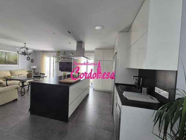 MAGNIFICA VIVIENDA EN PLENO CENTRO, CON GARAJE DOBLE OPCIONAL Y TRASTERO!!!! — 2
