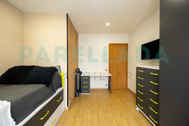 Ático exclusivo con dos terrazas y vistas al mar en el centro de Badalona — 36