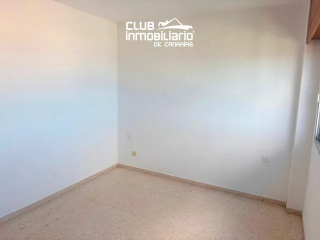 Amplio y luminoso piso de 3 habitaciones con balcón y vistas a santa cruz — 15