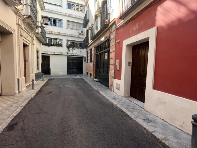 Se vende piso en la zona plaza del museo — 20