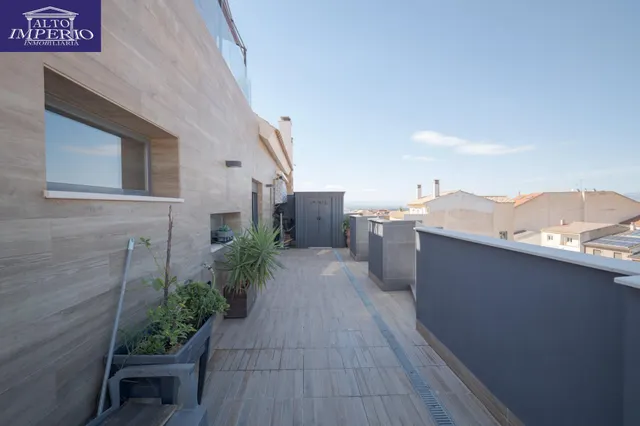 Ático dúplex con piscina en Maracena — 47
