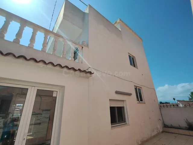 Chalet independiente junto al mar en Los Marenys de Gandia - foto 5