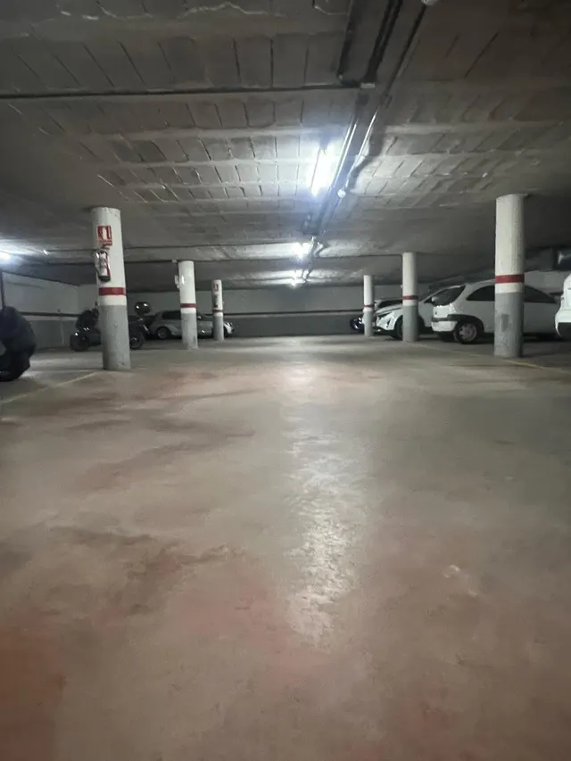 Alquiler  de trastero con plaza de parking — 13