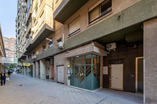 GRAN PISO ENTRE ARABIAL Y CAMINO DE RONDA — 32