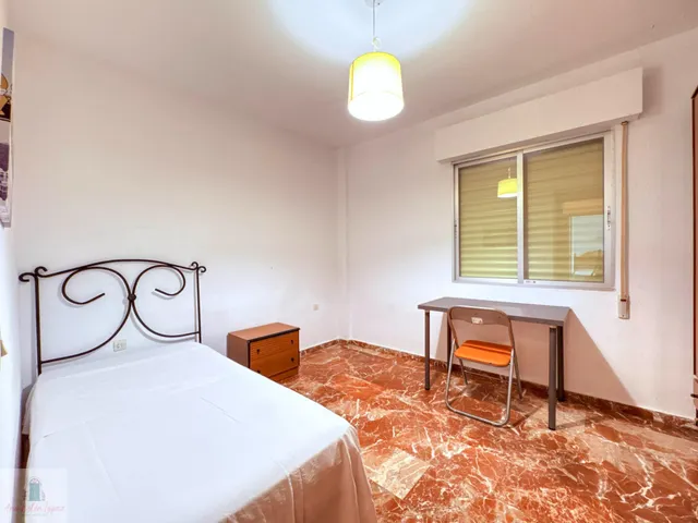 En venta en Valdepasillas, junto a Sinforiano Madroñero — 41