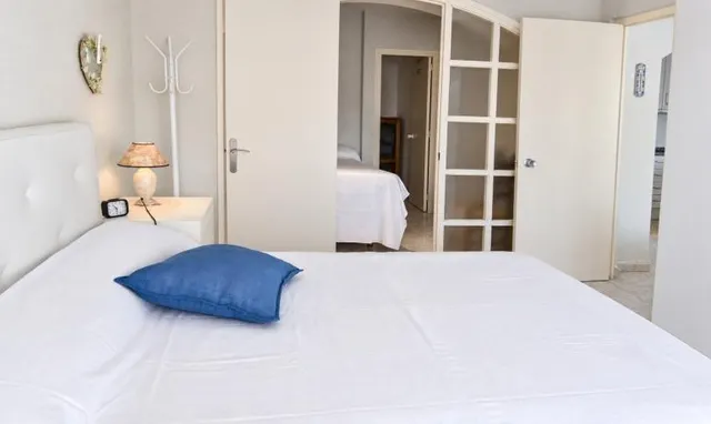 Bonito apartamento en Roses con piscinas comunitarias y vistas abiertas — 20
