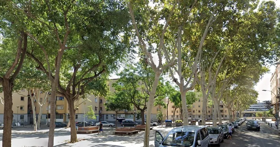LOCAL COMERCIAL EN BADALONA