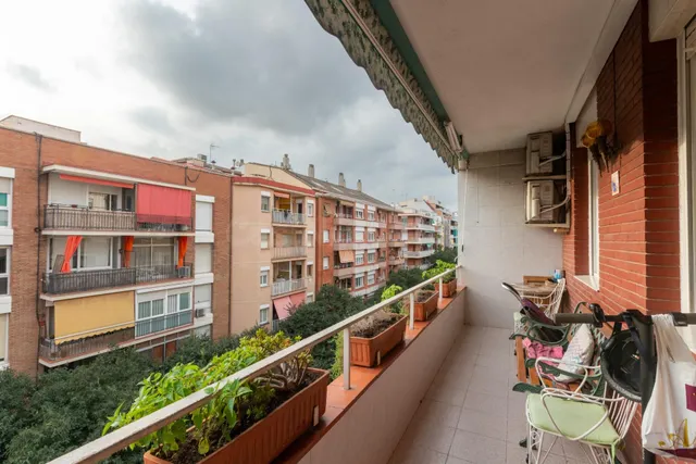 Piso en venta en Calle Joan Güell – Les Corts