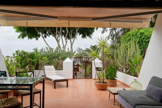 Una casa que se siente, antes que se describe, en Playa Bastián, con vistas al mar — 5