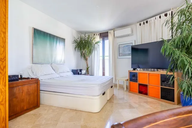 se alquila piso  SIN MUEBLES de 2 habitaciones 2 baños, terraza, garaje en castilleja de la cuesta — 14