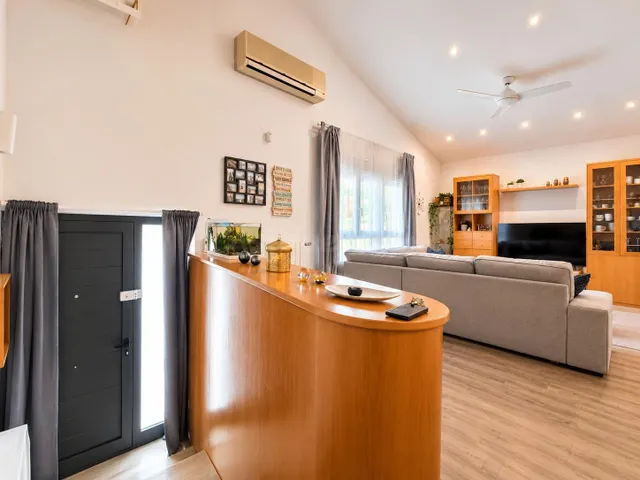 Vivienda esquinera con garaje — 2