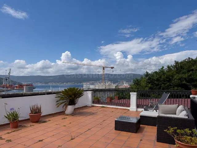 CASA CON VISTAS AL MAR ENTRE MARÍN Y PONTEVEDRA — 50