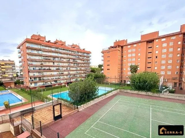 Apartamento con terraza, piscina y licencia turística a 300 metros de la playa en Santa Susanna — 6