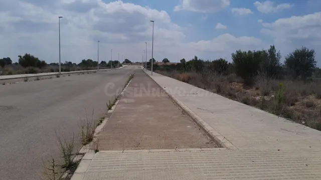 PARCELA INDUSTRIAL A LA VENTA EN PLA DE CARRASES - foto 3