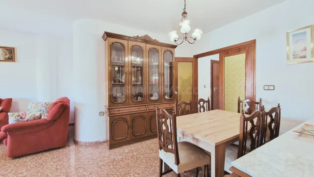 Amplio piso de 3 dormitorios con terraza y chimenea en Aveni - foto 5