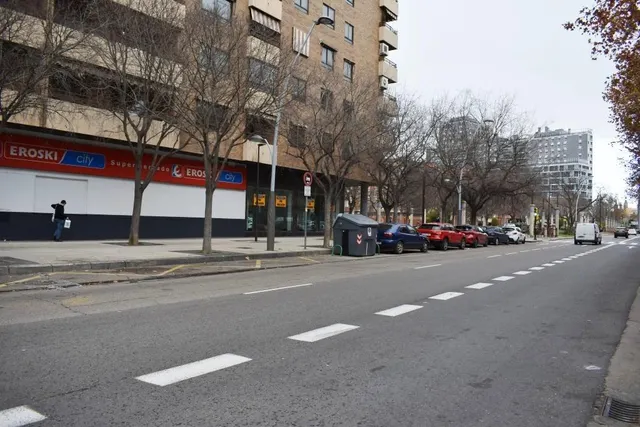 Alquiler piso 3 dormitorios, terraza, garaje y trastero en Av. Pablo Gargallo. — 32