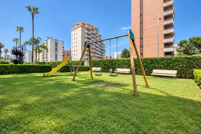 Espectacular ático con vistas al mar, garaje y piscina comunitaria en Playa de Gandía — 28