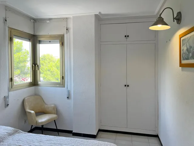Vive frente al mar en Miami Platja: un hogar temporal con encanto y comodidad — 11