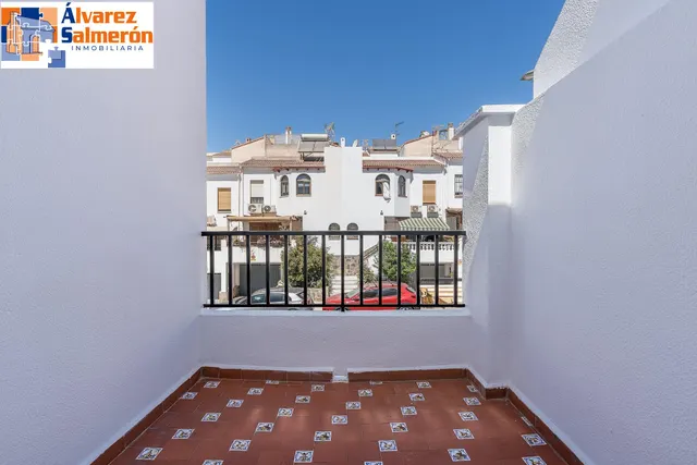 CASA ADOSADA EN MOTRIL — 39
