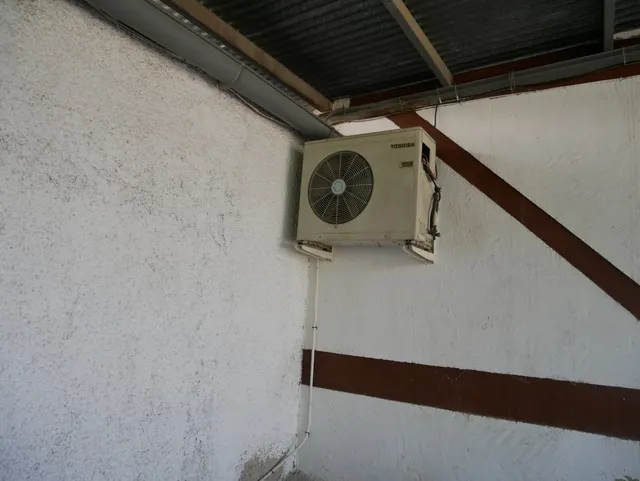 Se venden naves con parcela de 2.868 m2 en Senda De los Garres — 30