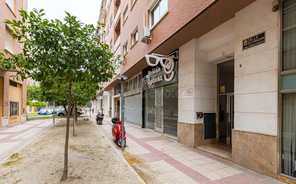 Piso de 3 dormitorios con garaje incluido en el Infante, Murcia