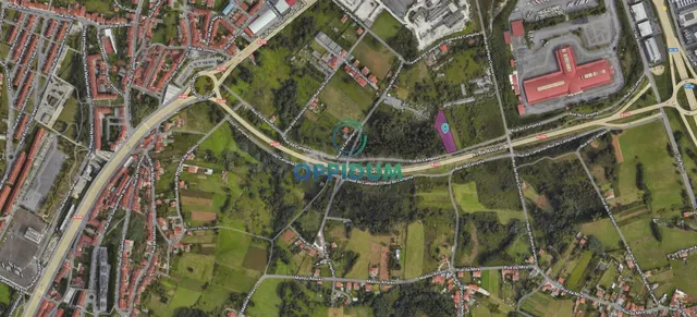 Terreno urbanizable en Santiago – Zona Amio, junto al mercad
