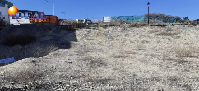 Inmejorable terreno con 2 frentes para la casa de tus sueños. — 5