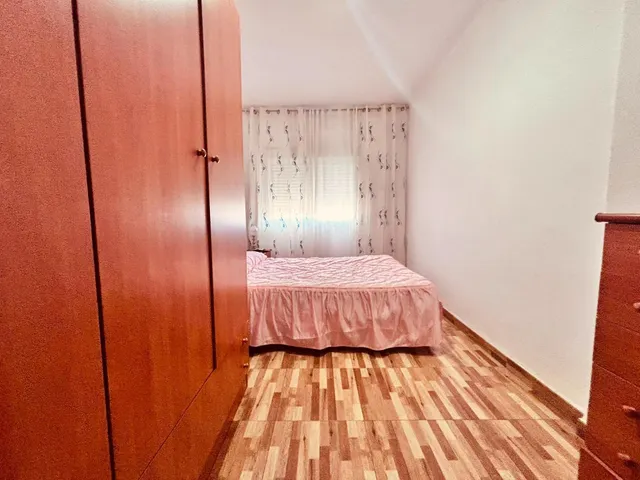 Amplia vivienda de 4 dormitorios y ascensor en carolinas altas. — 27
