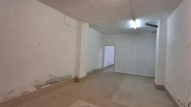 Bajo comercial en alquiler de 96 m2 situado muy cercano a la Plaza del Pueblo de Paterna. — 16