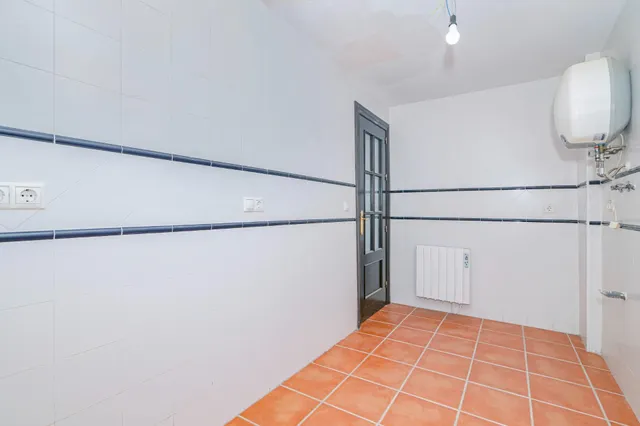 PISO CENTRICO EN LA ZUBIA — 16