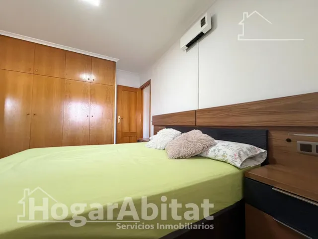 Chalet con piscina, garaje, terraza y barbacoa — 20