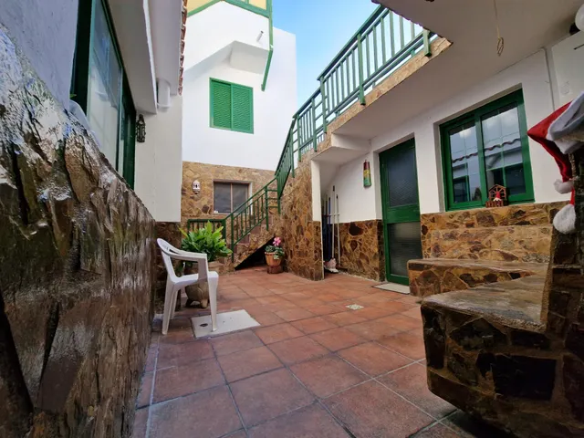Vivienda con  Terreno de siembra, zonas de terraza y piscina. — 12