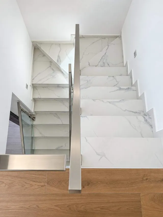 Exclusiva vivienda adosada de diseño a solo 800 metros del mar — 23
