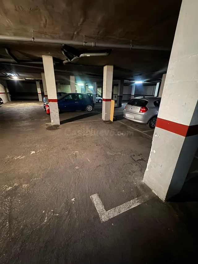 Plaza de aparcamiento en venta en calle Cami de l'aiguanova, - foto 2